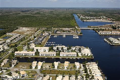 3rd image of 525 Newport Dr #F-17