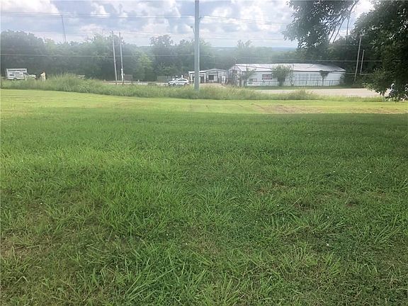 4th image of 1301 E Church Dr