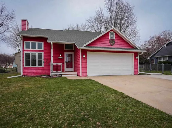 1941 Holiday Rd, Coralville, IA 52241