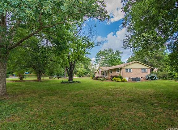 3rd image of 8409 Wilson Woods Dr
