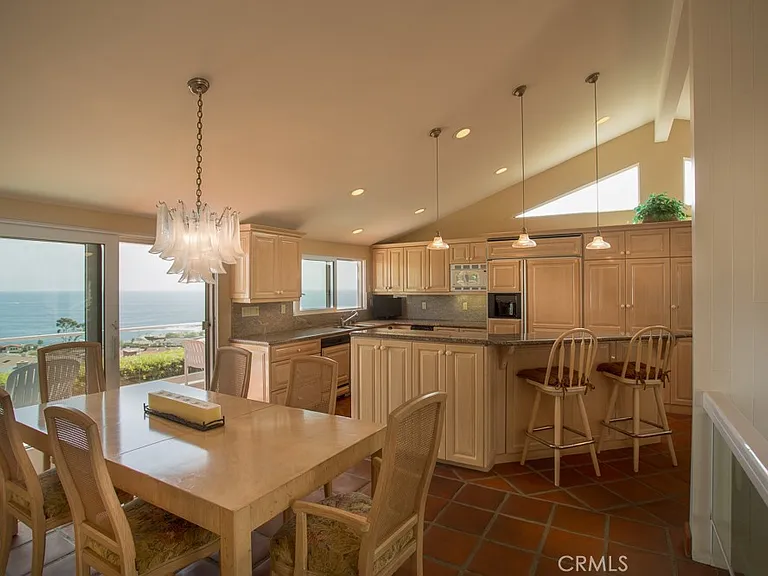 1004 Emerald Bay — Photo 7