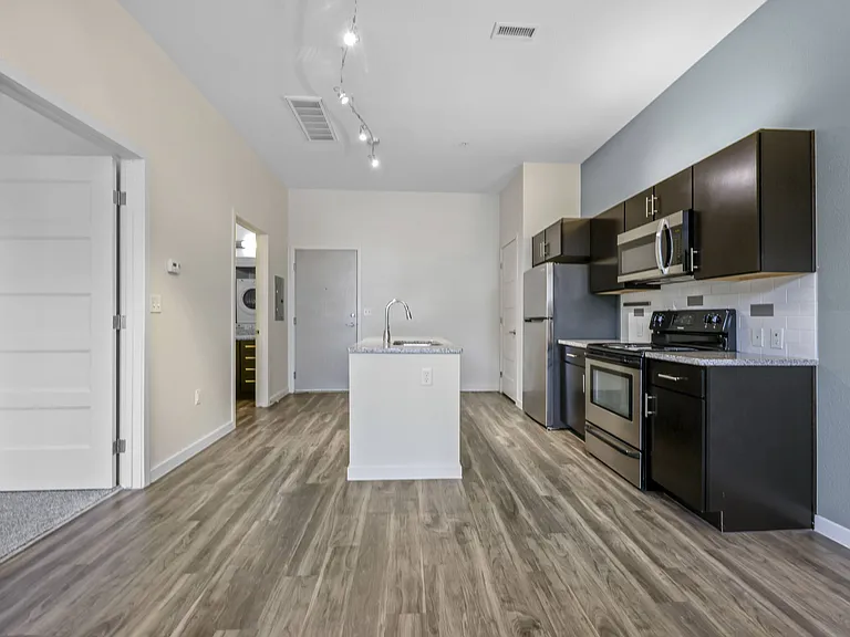 B Street Lohi Apartments — Photo 11