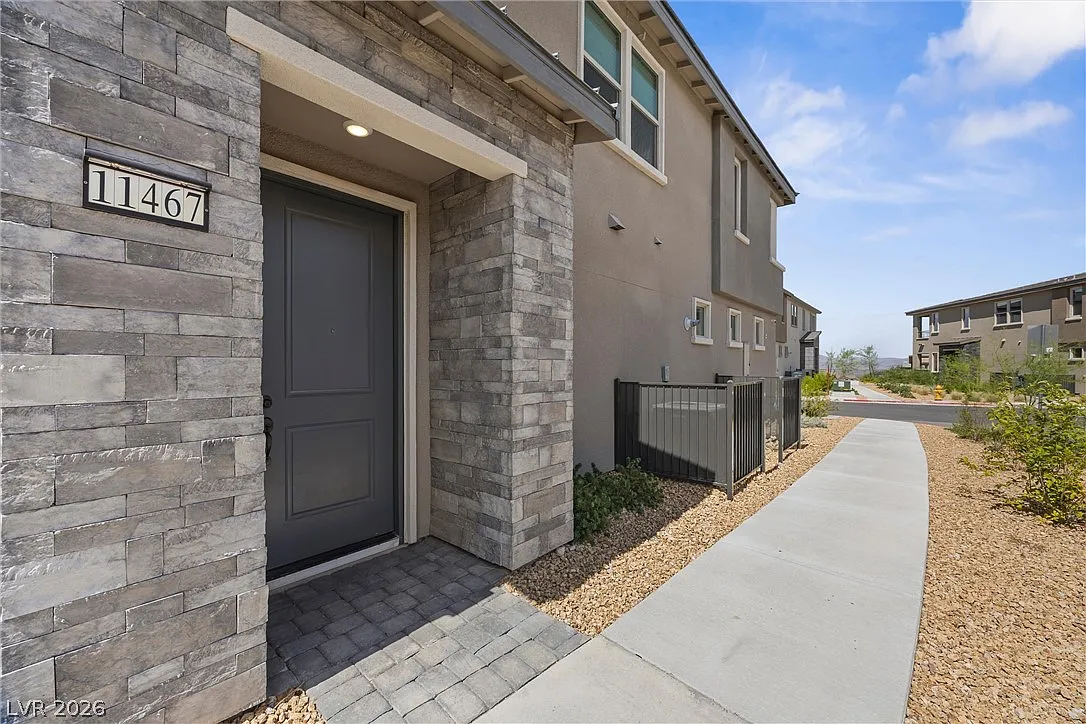 3 bed, 2.5 bath, 1854 sqft, $2,650 — Photo 4