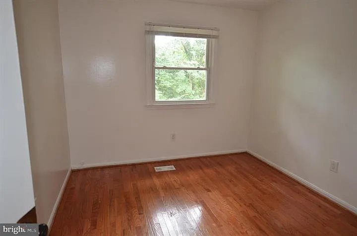 8426 Towne Crest Ct — Photo 11