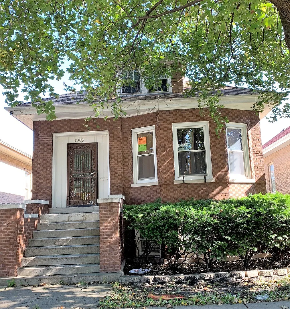2303 S Lombard Ave photo 1