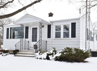 30225 Bushnell Rd, Burlington, WI 53105