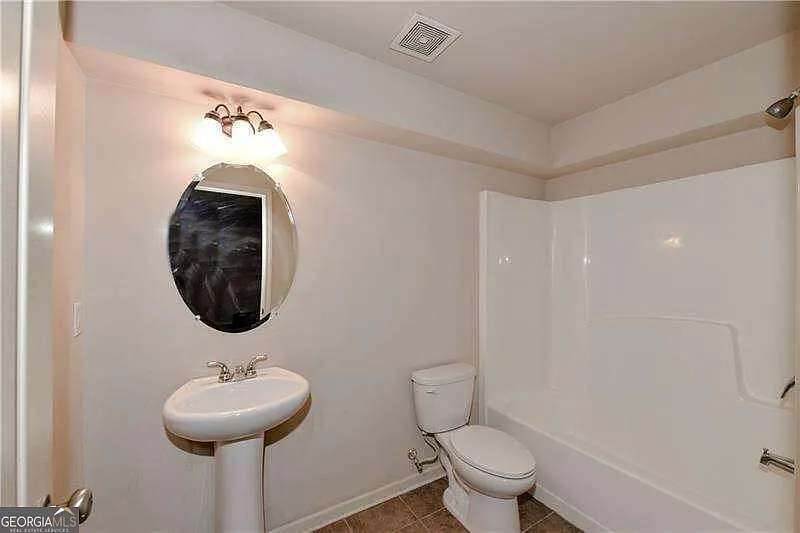 4 bed, 3.5 bath, 2628 sqft, $3,400 — Photo 3