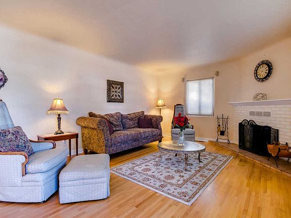 3rd image of 1439 Manzano St NE