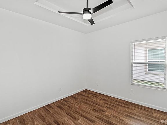 5th image of 1000 N Woodson Ave