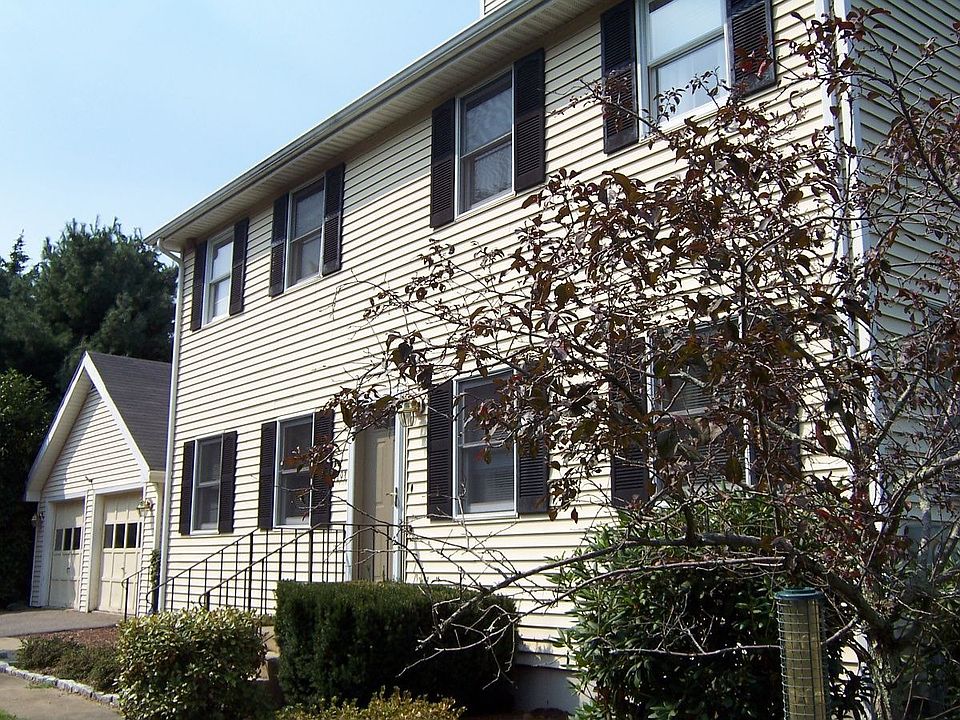 Center-Entry Colonial