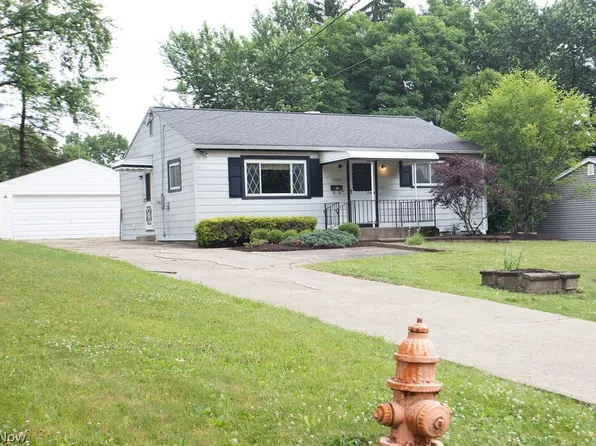 3894 Cannon Rd, Youngstown, OH 44515