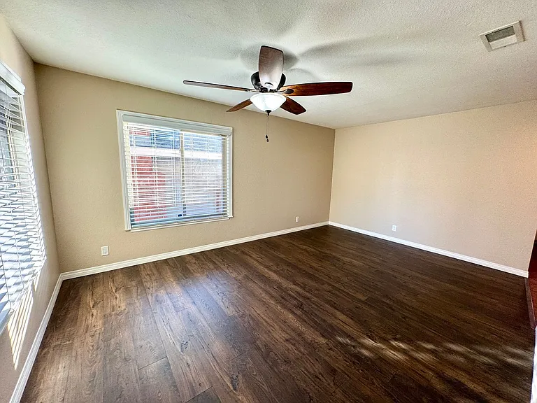 1713 Shenandoah Dr — Photo 6