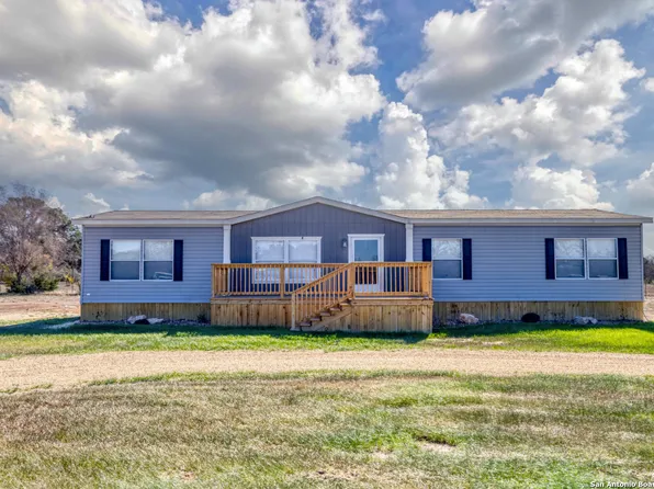 703 Private Road 1501, Bandera, TX 78003