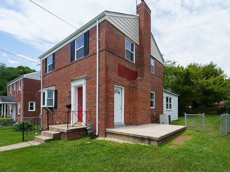10024 Lorain Ave — Photo 2