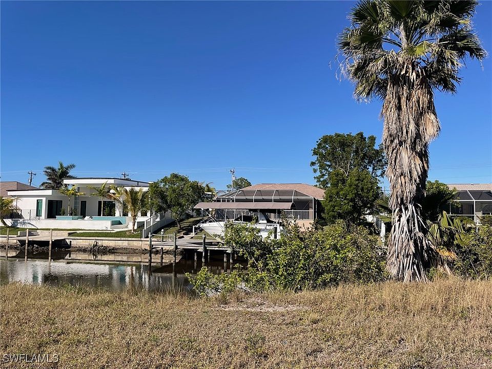 1st image of 909 SW 40th Ter
