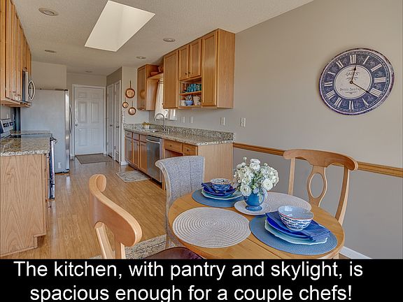 5th image of 715 W Glen Arbor Way