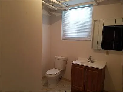 810 W 25th St — Photo 11