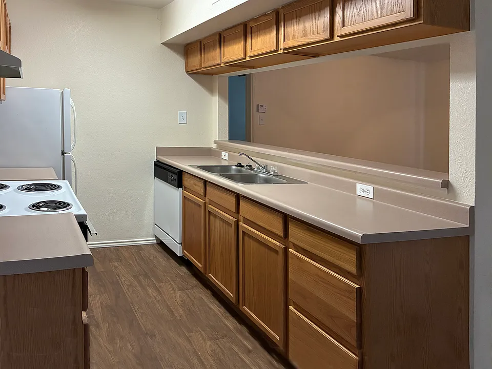Village Oaks Apartments