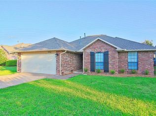 1916 Sagewood Dr, Edmond, OK 73013