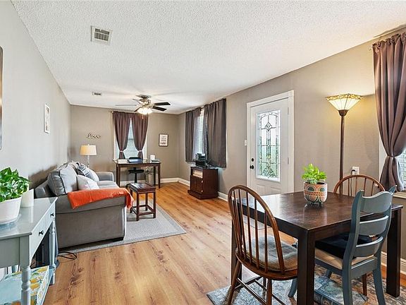 4th image of 301 Rural St