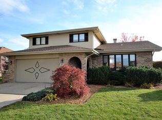 8131 Nottingham Rd, Tinley Park, IL 60477