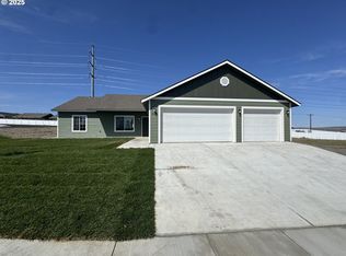 2926 Curlew St, Umatilla, OR 97882