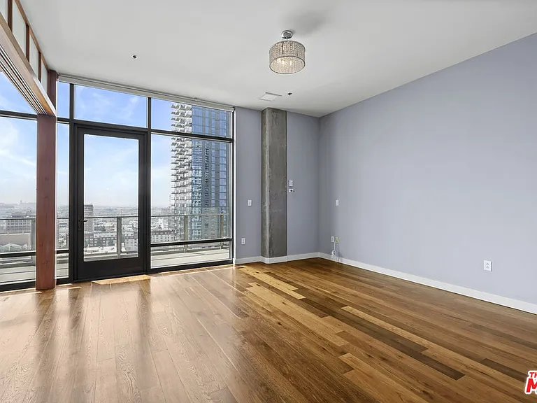 1100 Hope St #Penthouse 205 — Photo 25