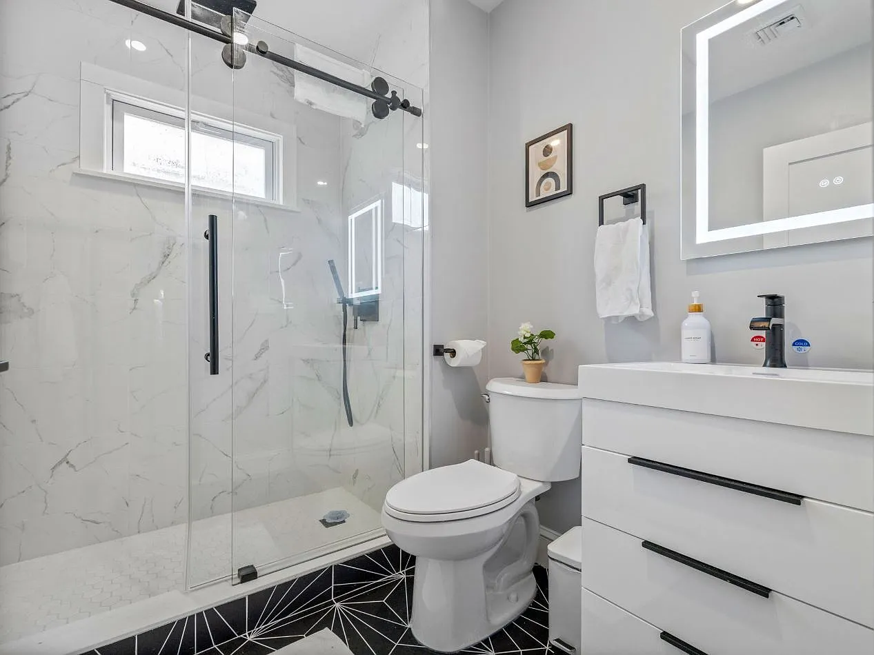 7 Dickson Street Unit 2 - C — Photo 4