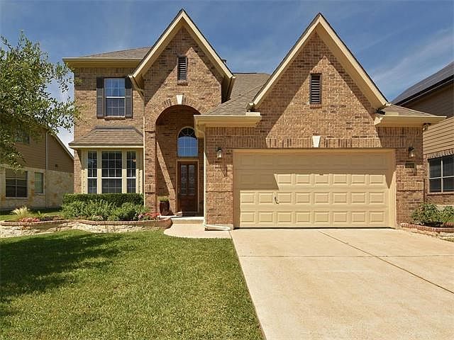 Welcome home to 11040 Desert Willow Lp.