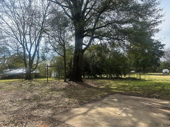 126 Montgomery St, Troy, AL 36081