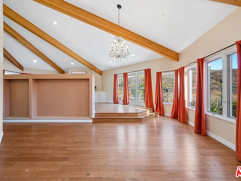 34136 Mulholland Hwy — Photo 16