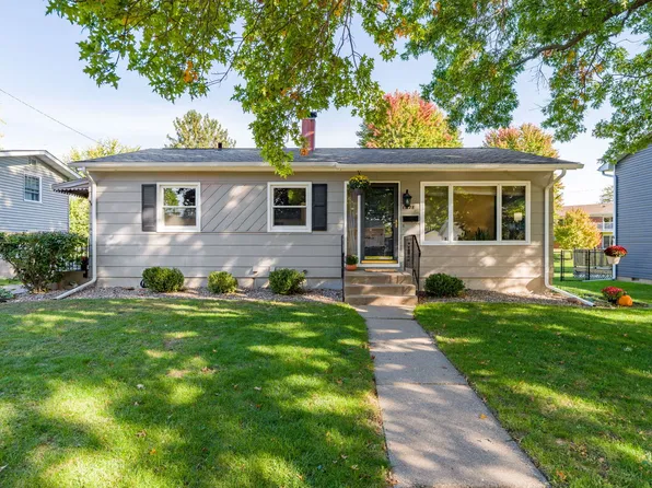 1828 E 32nd St, Davenport, IA 52807
