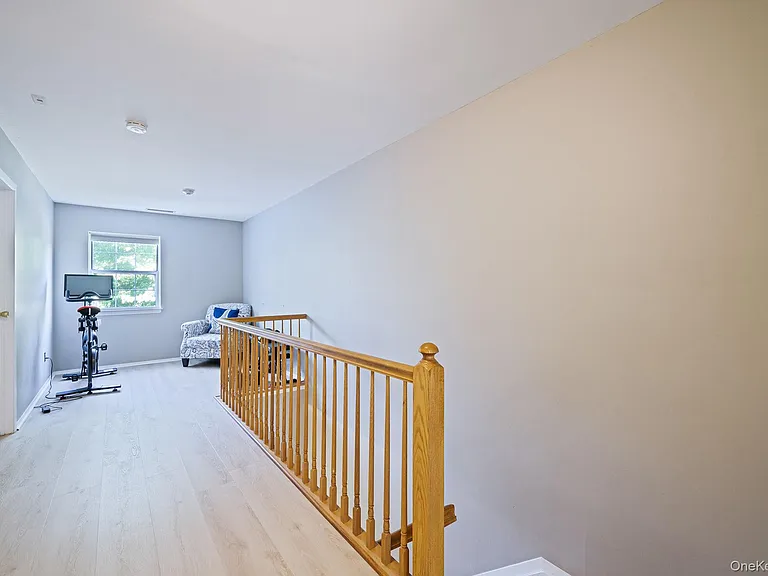 908 Sara Cir — Photo 13