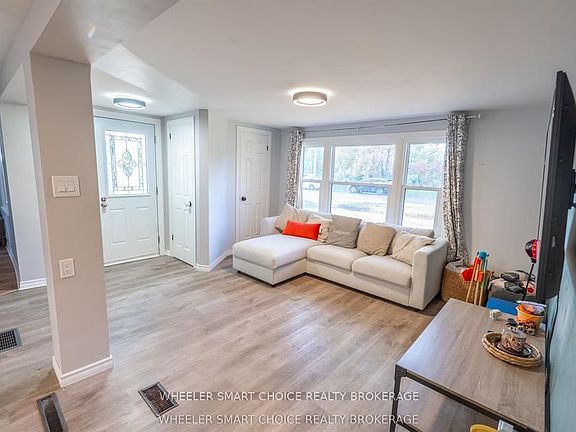 3rd image of 15904 Manning Rd