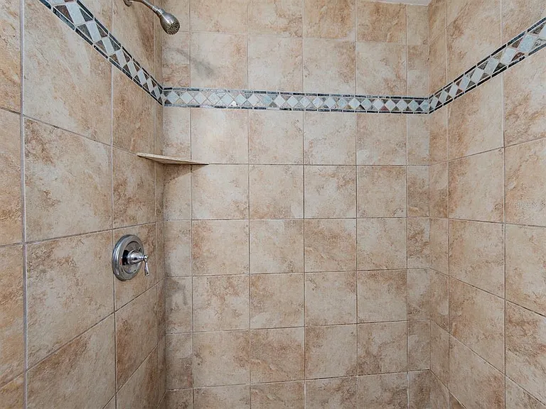 2242 Indian Ave S — Photo 15