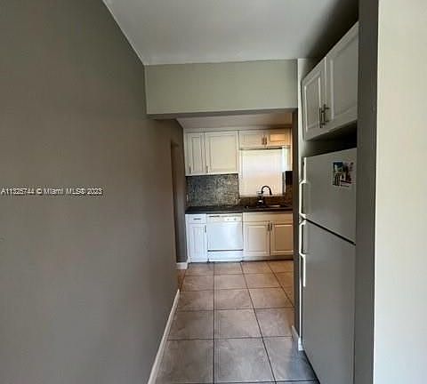 4th image of 4333 SW 51st St