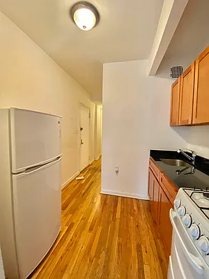 Rented by Waverly Realty Associates | media 9