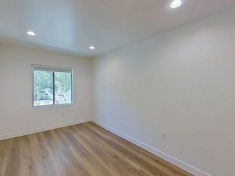 829 N Garfield St — Photo 138