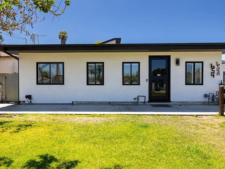 654 W Sycamore Ave — Photo 31