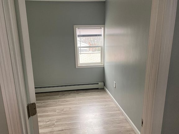 5th image of 236 Lockwood St #3