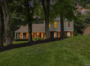 8265 Deerwood Rd, Clarkston, MI 48348