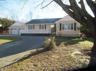 380 Old Fall River Rd, Dartmouth, MA 02747