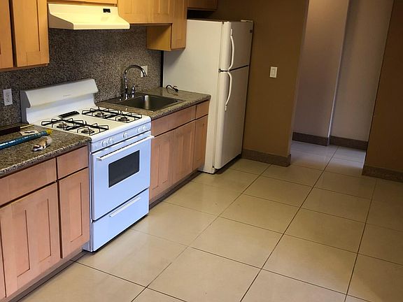 4th image of 318 Alemany Blvd APT 3C