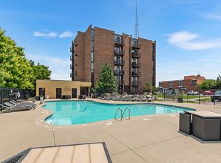 2933 Baltimore Ave APT 601, Kansas City, MO 64108