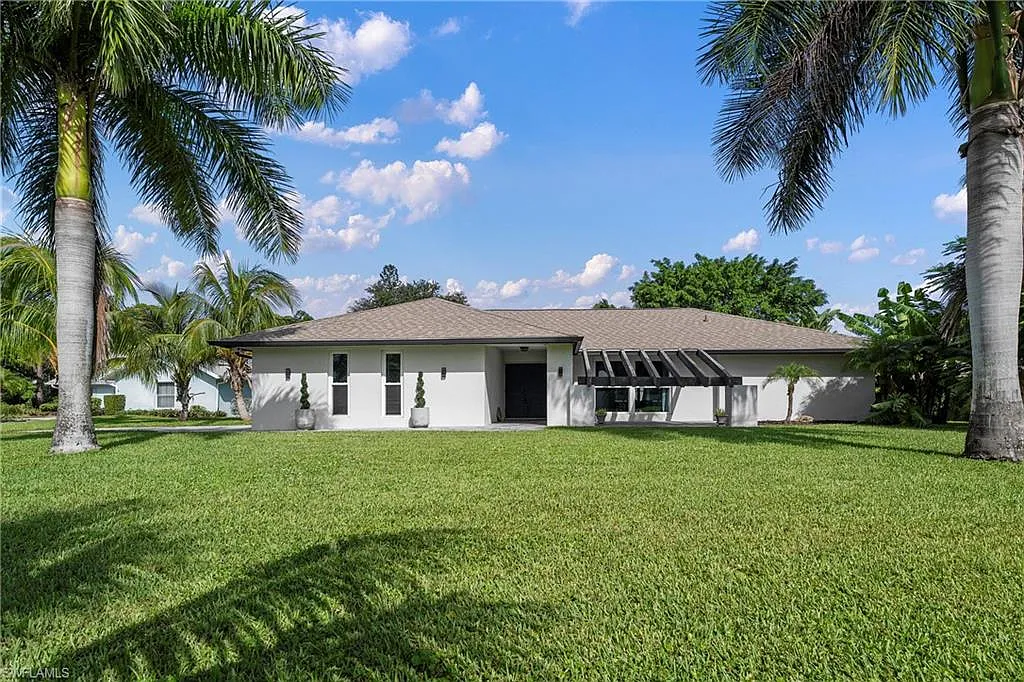 3 bed, 2.0 bath, 2090 sqft, $5,000 — Photo 1