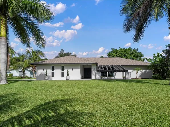 125 Westwood Dr, Naples, FL 34110