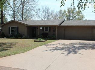 1704 W Avenue D, Elk City, OK 73644
