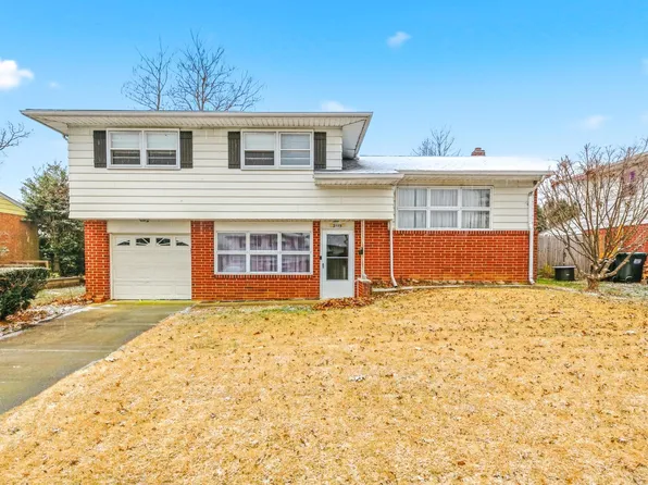 2115 Armour Dr, Wilmington, DE 19808