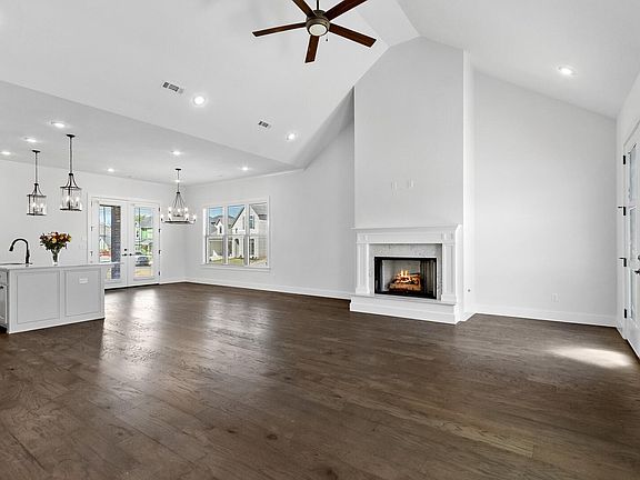 3rd image of 6200 Luna Ln