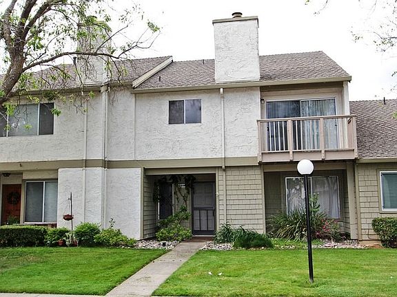 2nd image of 15046 Shasta Ln